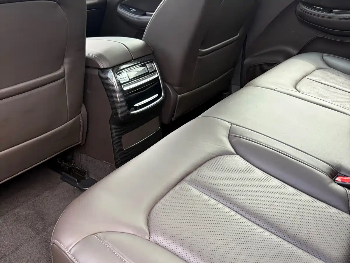 Roewe RX8 2018 2018 30T Smart Internet AWD Flagship Edition
