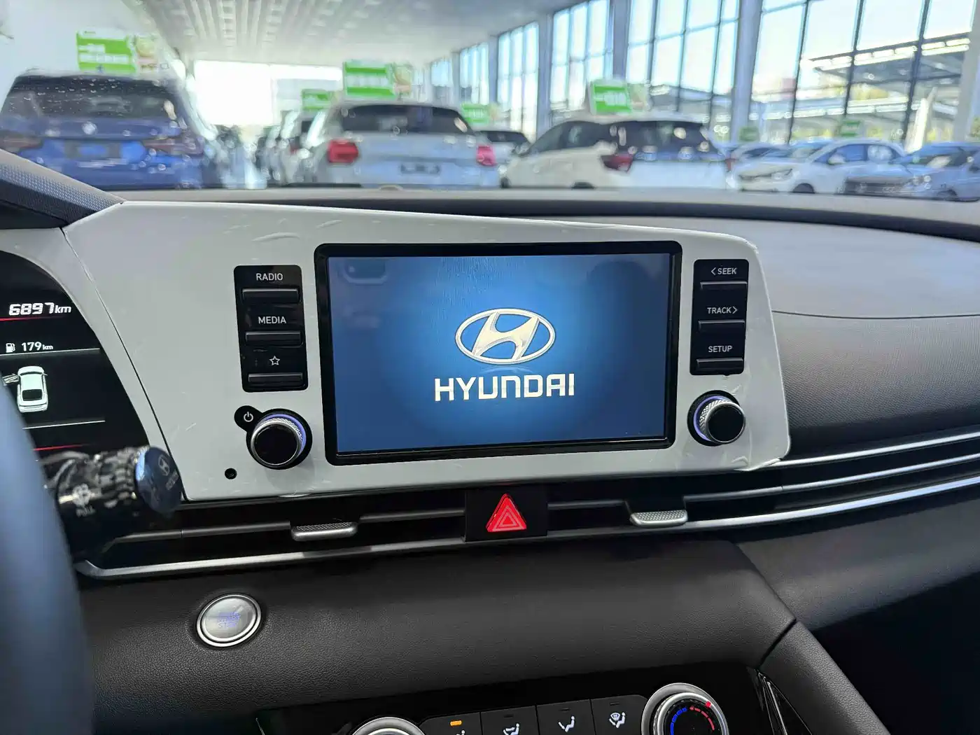 HYUNDAI ELANTRA