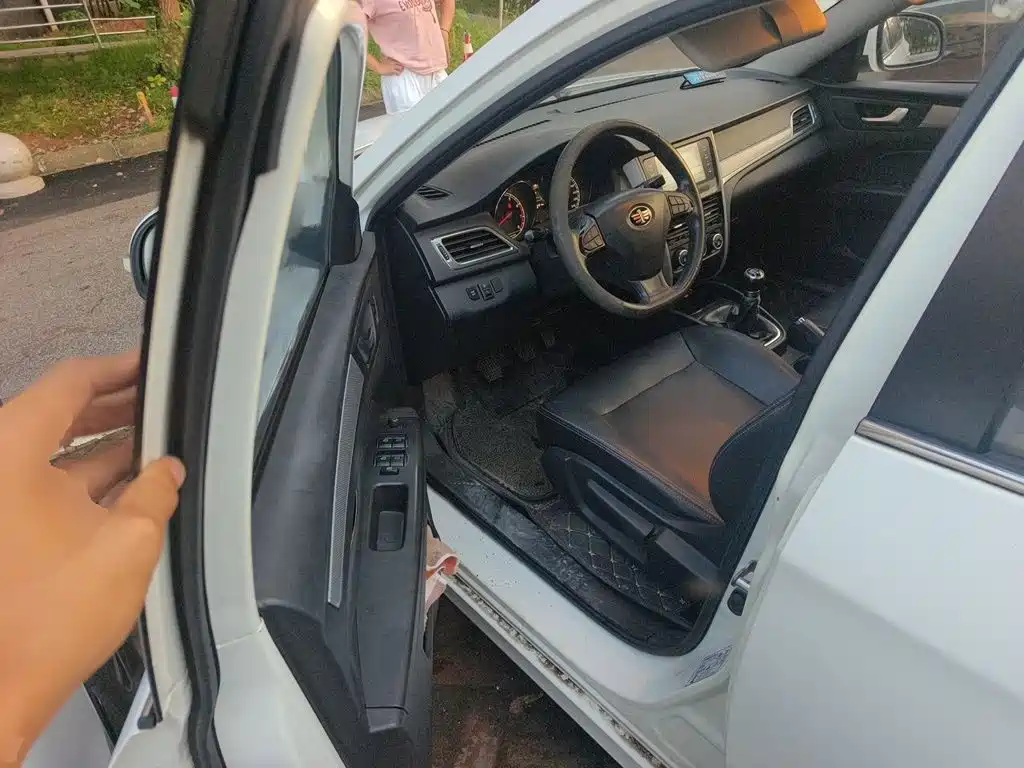 Besturn B30 2017 2017 1.6L Manual Luxury