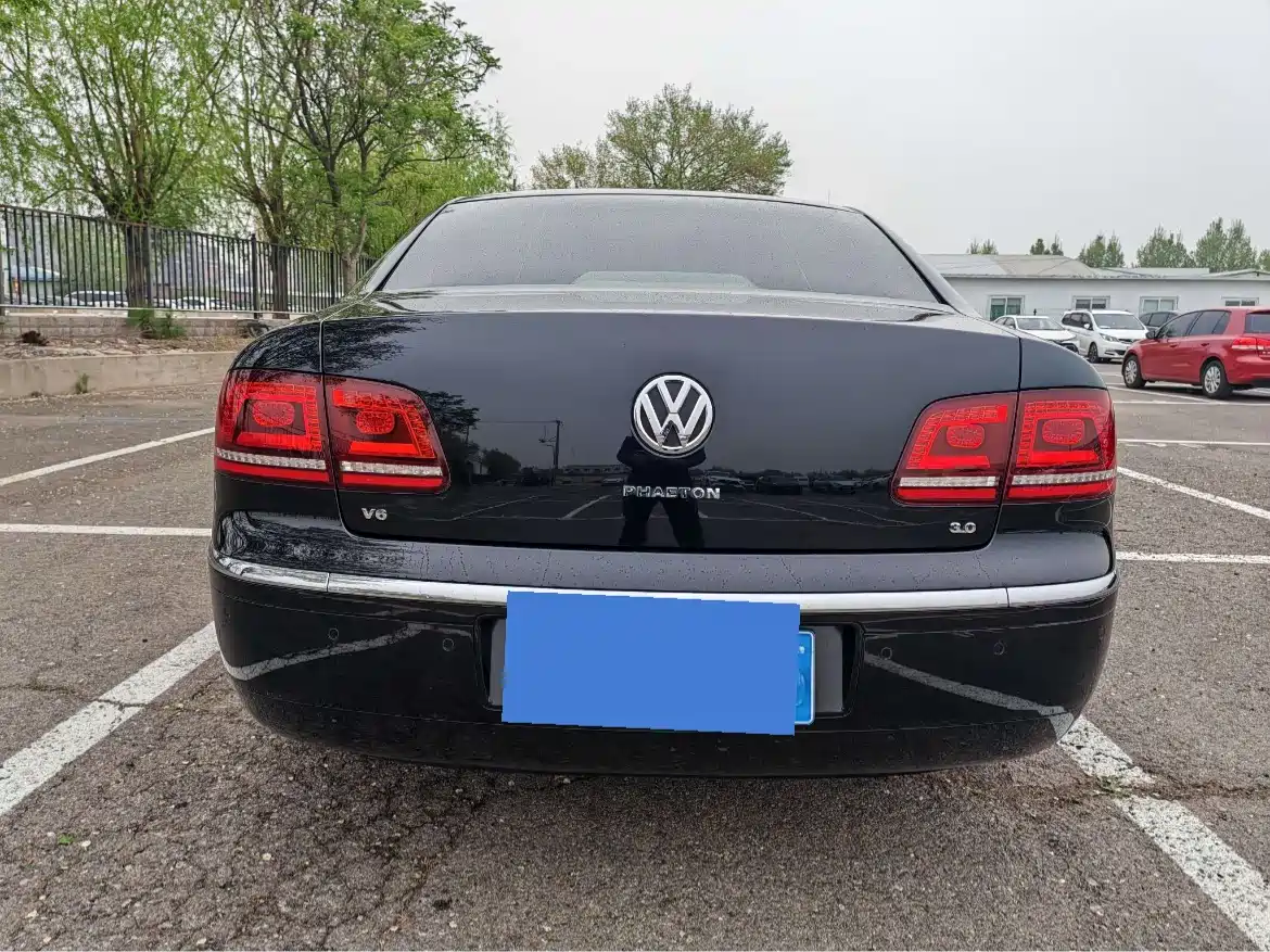 VOLKSWAGEN PHAETON