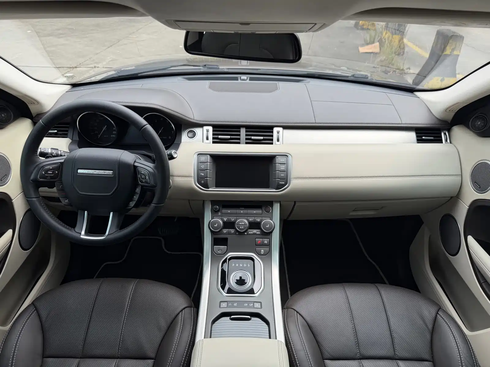 صورة 5 - Land Rover Range Rover Evoque (Import)