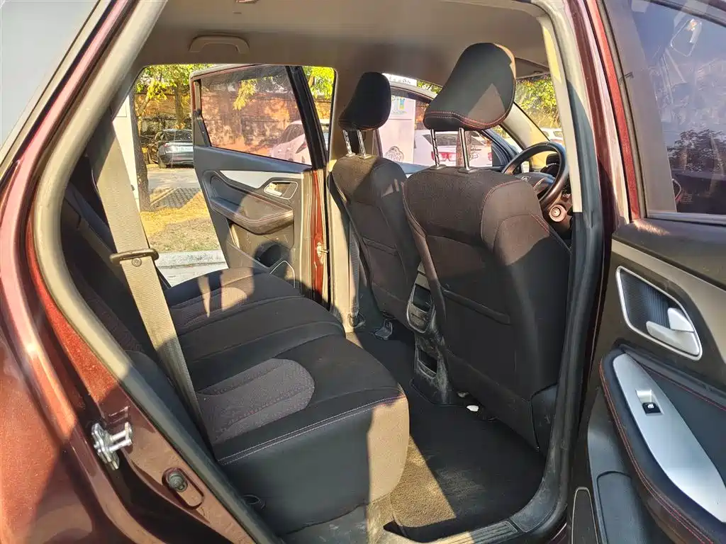 Baojun 560 2016 2015 1.8L Manual Luxury
