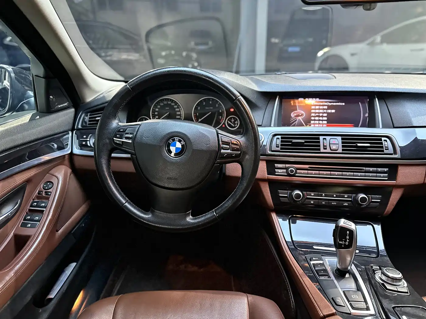 BMW 5 Series 2014 520Li Elegance фото 9