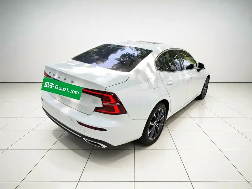 Фото 4 - Volvo S60