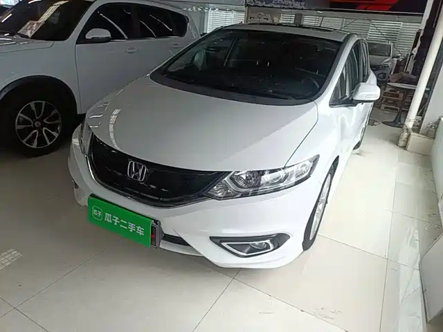 Honda Jade 2016 1.8L Automatic Comfort Elite Version 5-seater