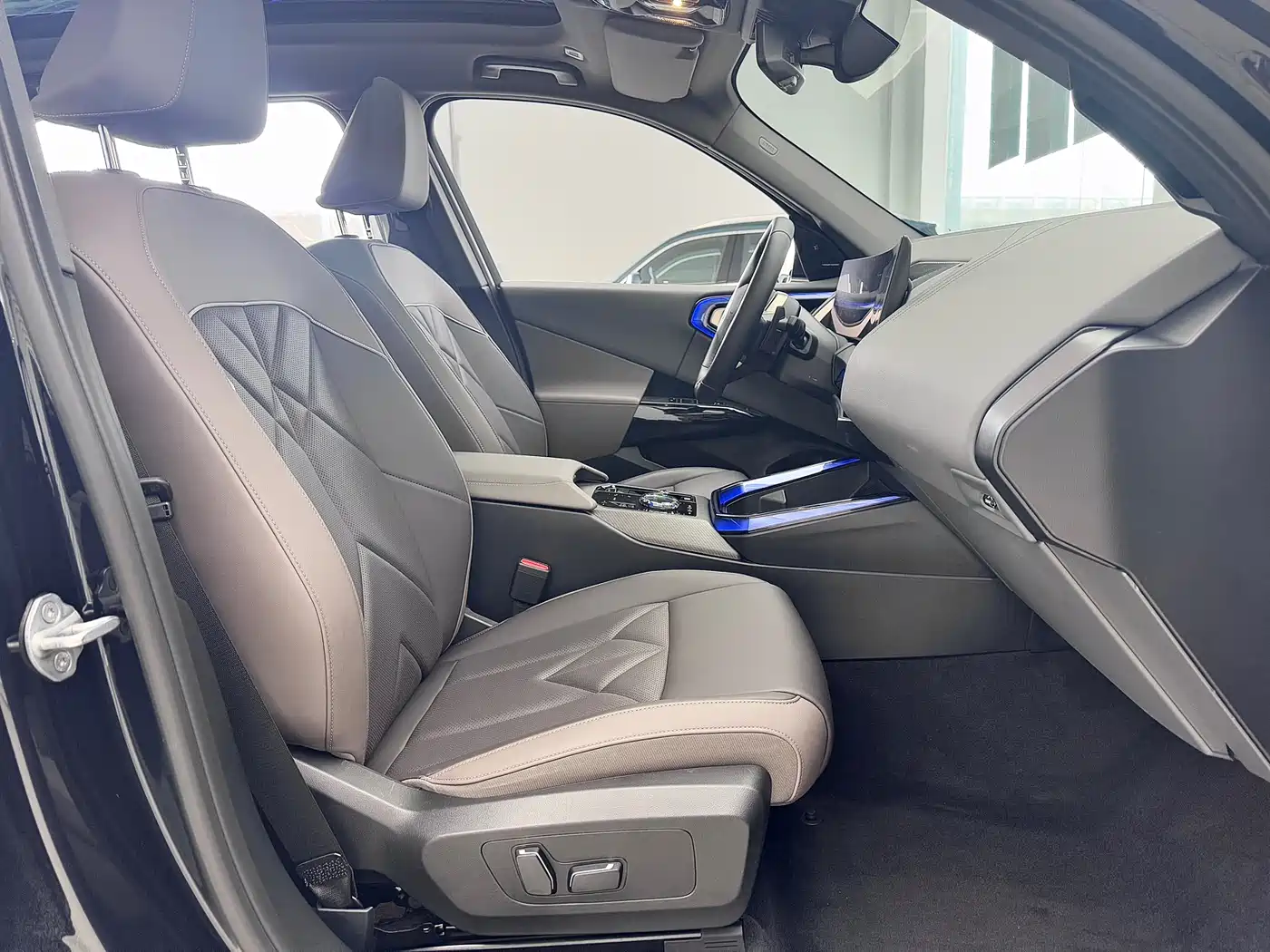 BMW X3 2025 xDrive30L Premium M Sport Package фото 10