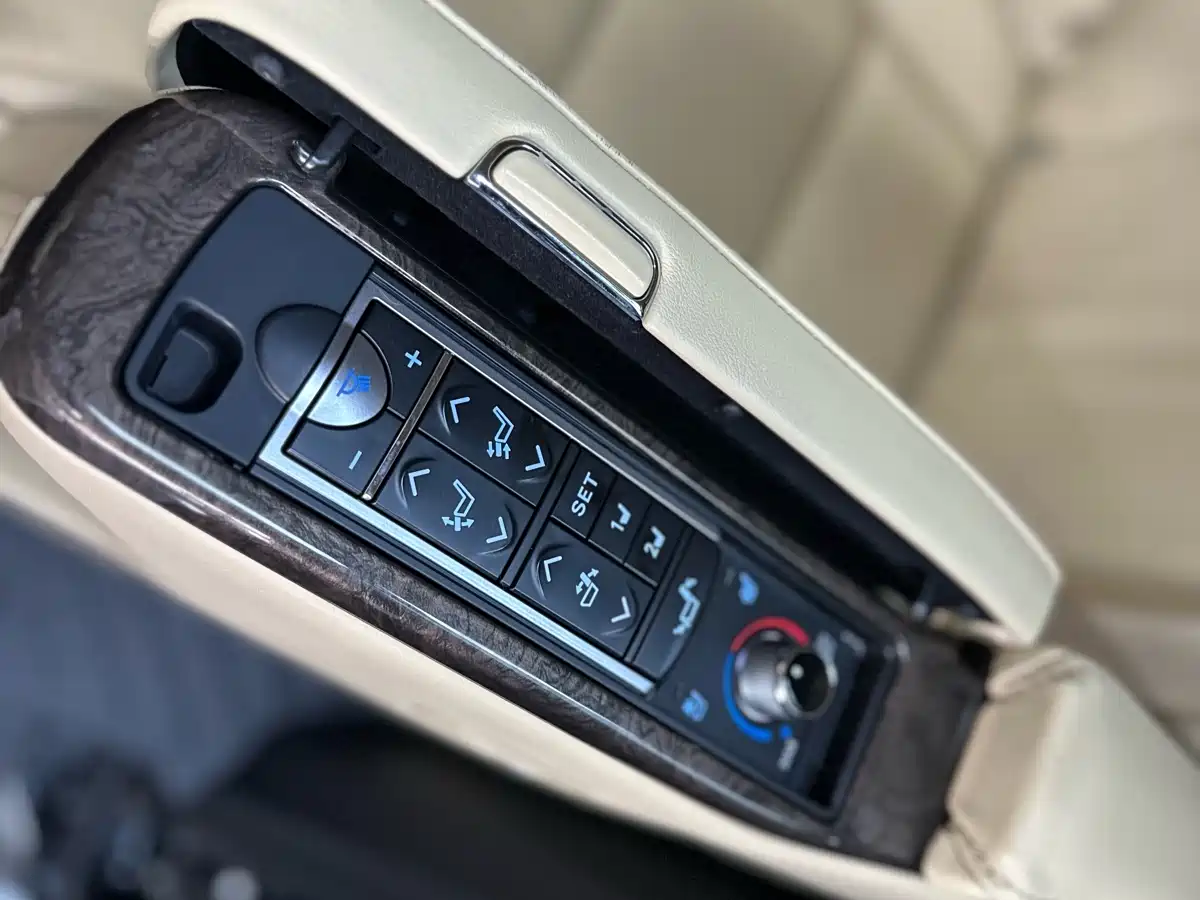 Toyota Alphard 2018 Facelift 3.5L Premium Edition фото 16