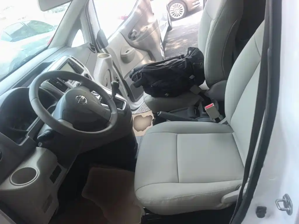 Nissan NV200 2014 2014 1.6L Manual Premium (China IV)