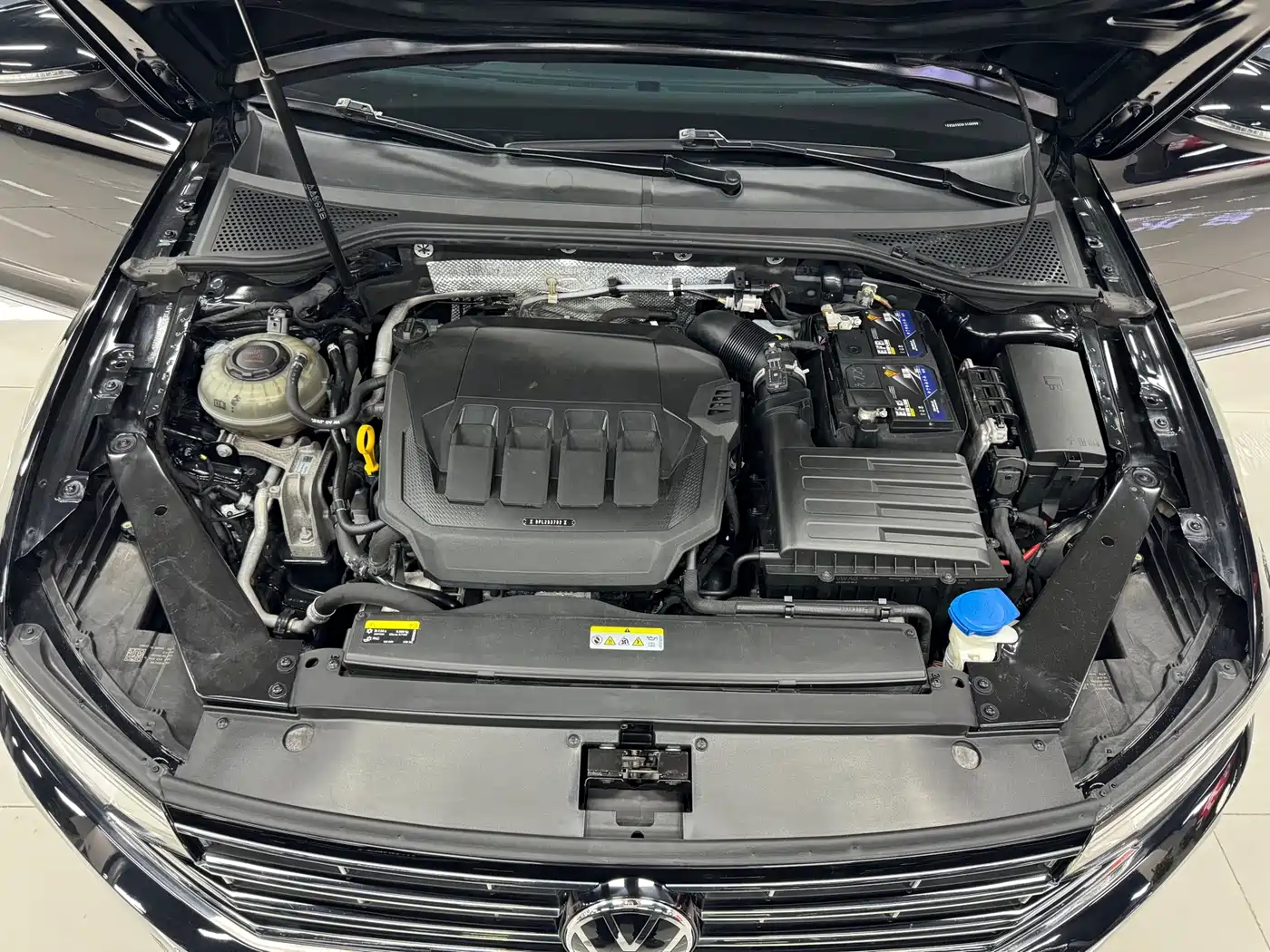 Volkswagen Magotan 2021 330TSI DSG 30th Anniversary Edition фото 21