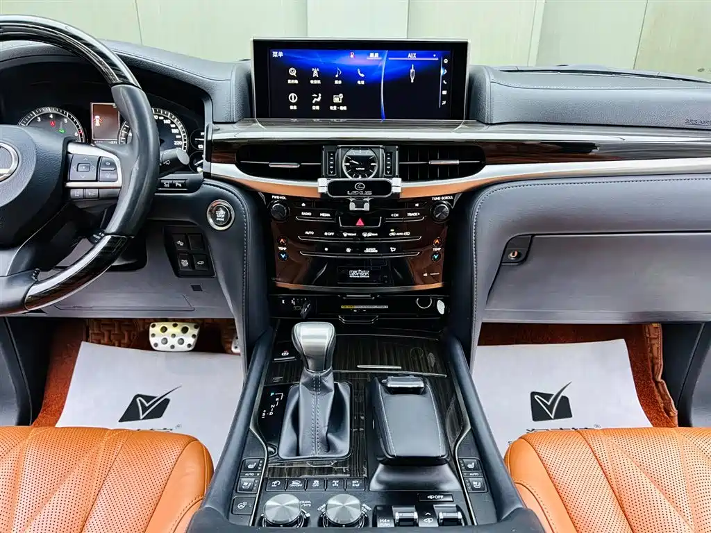 Lexus LX 2019 570 Peak Special Edition фото 12