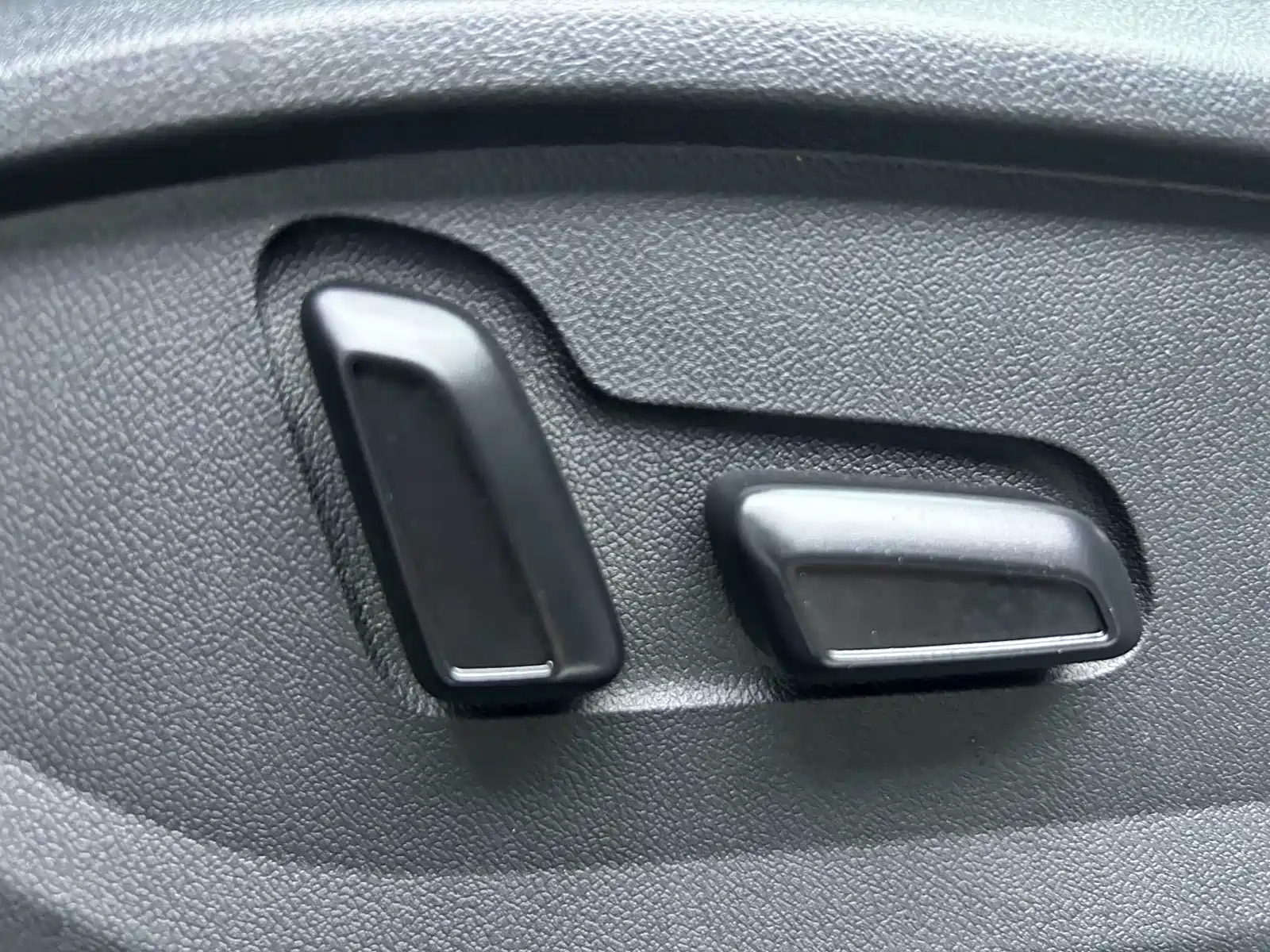 Фото 11 - Audi Q2L