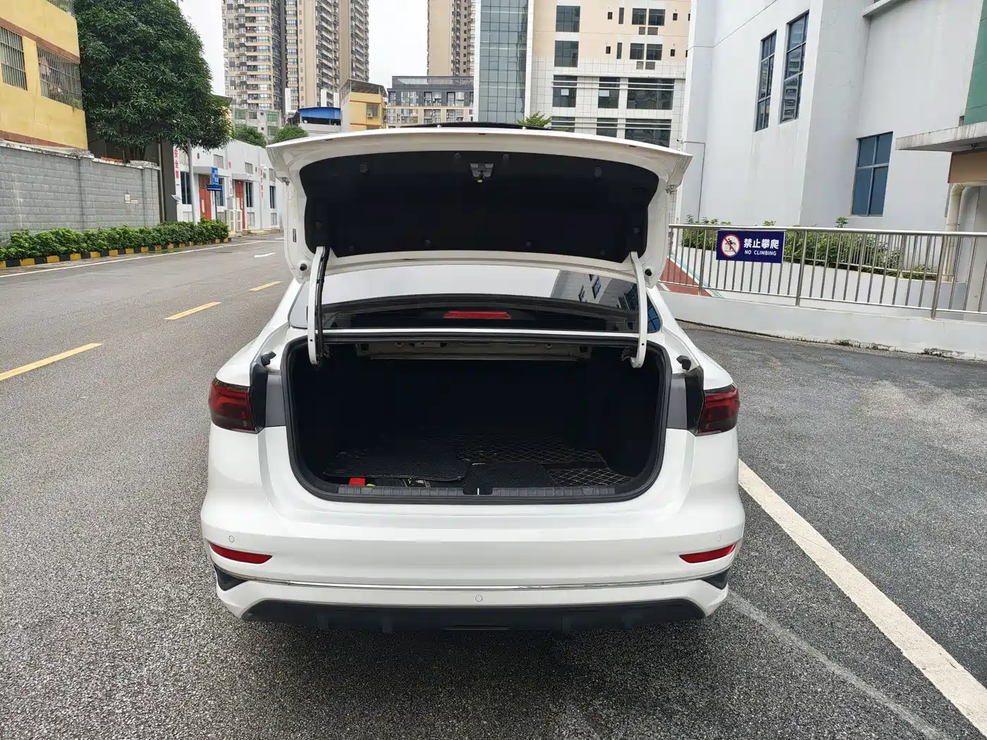 GEELY AUTOMOBILE EMGRAND