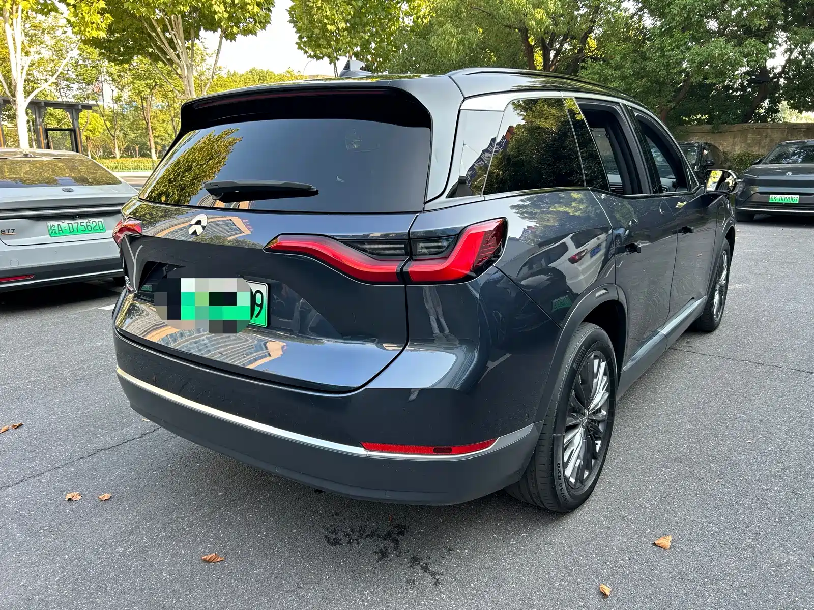 Фото 2 - NIO ES8