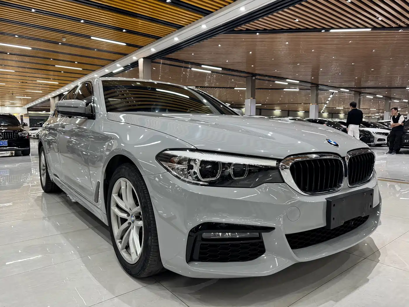 BMW 5 Series (Import) 2019 525i M Sport Package фото 5