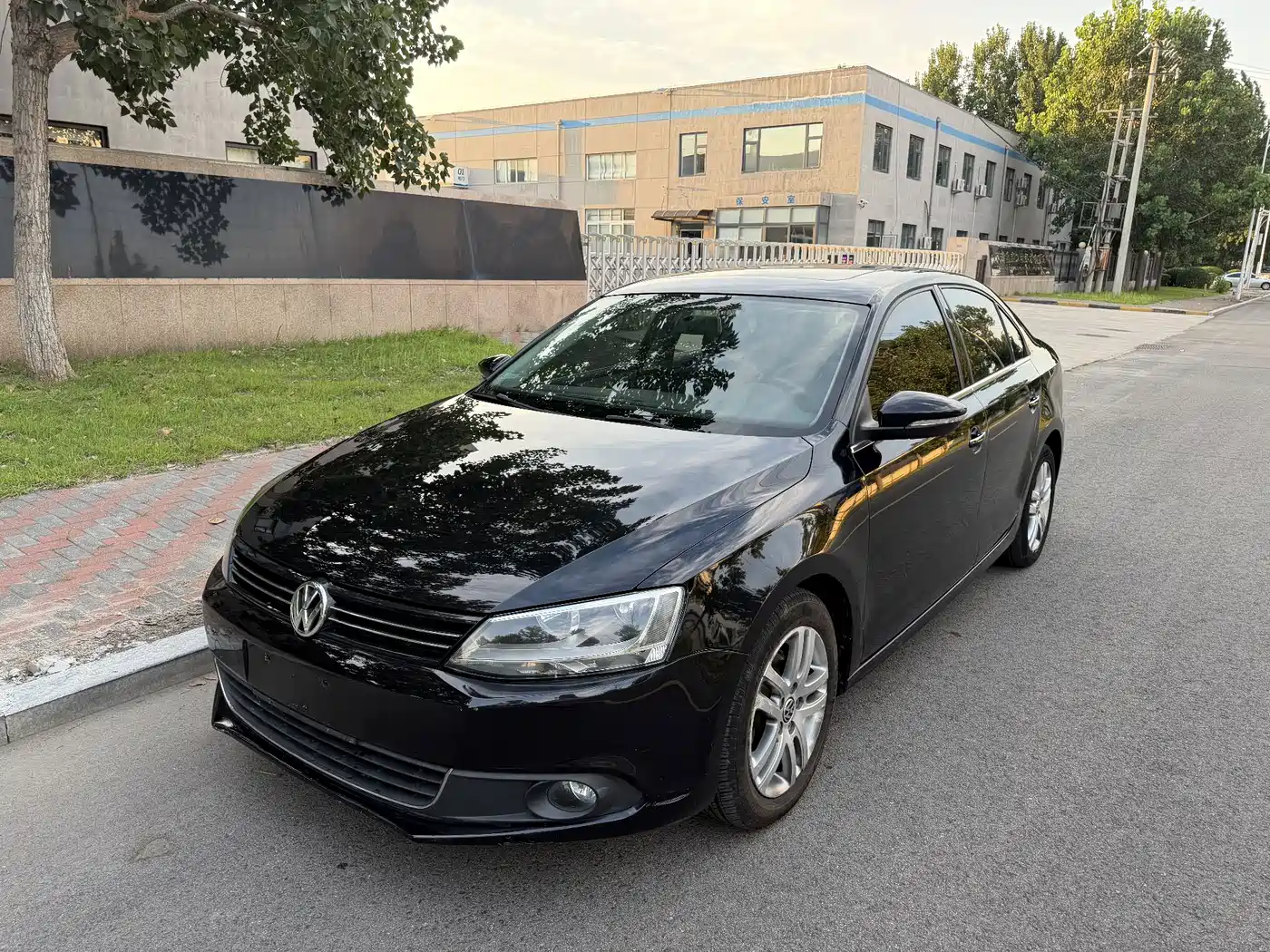 صورة 1 - Volkswagen Sagitar