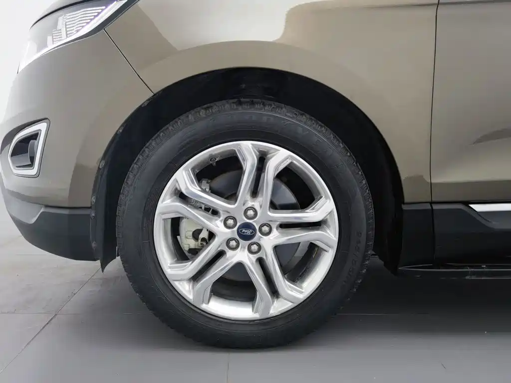 Photo 17 - Ford Edge