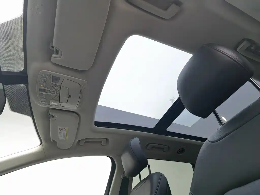 Photo 14 - Ford Edge