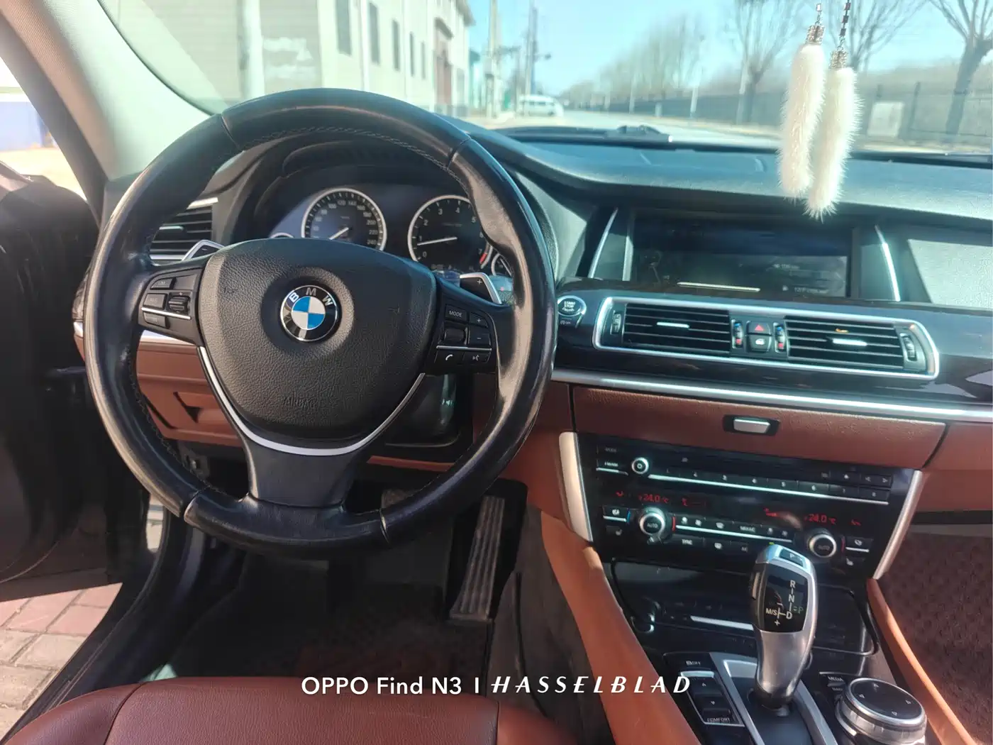 BMW 5 Series GT 2014 535i Leading фото 11