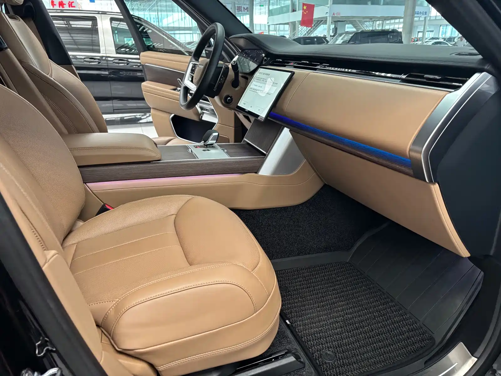 Photo 8 - Land Rover Range Rover