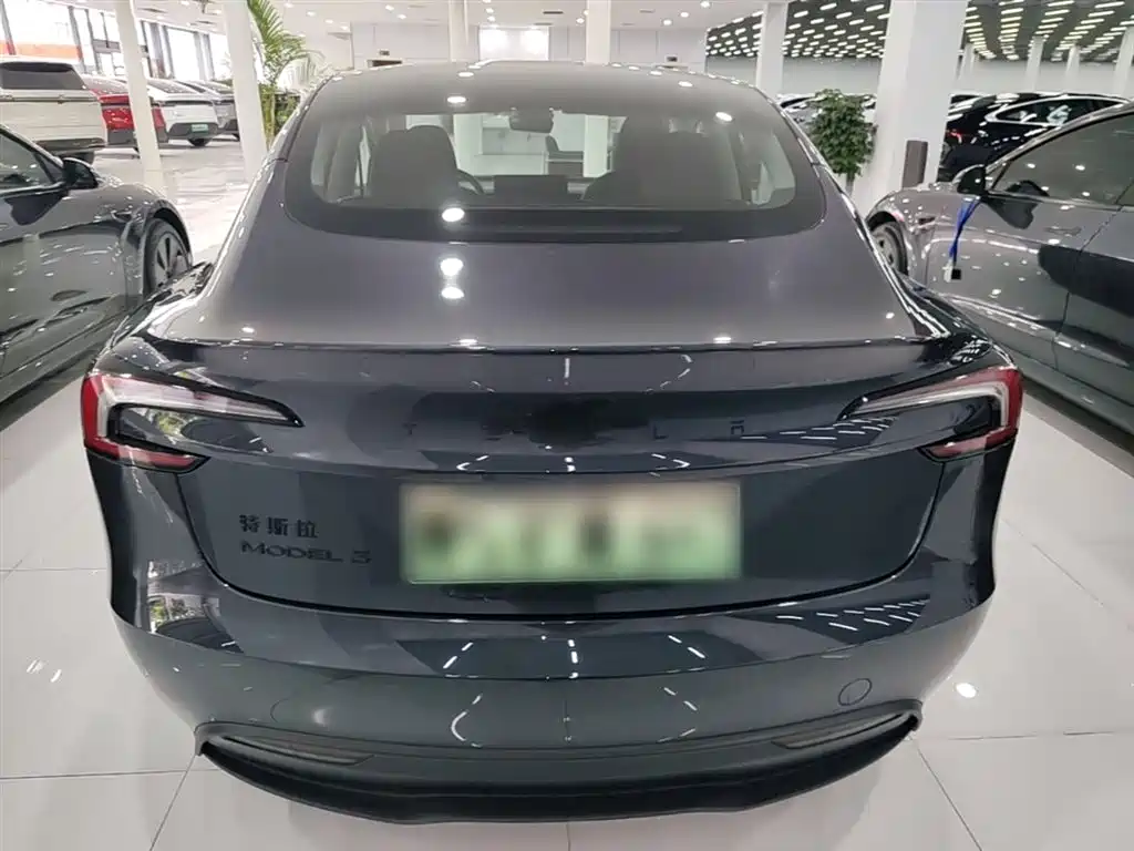 Tesla Model 3 2026 2025 Model Year Facelift Rear-Wheel Drive