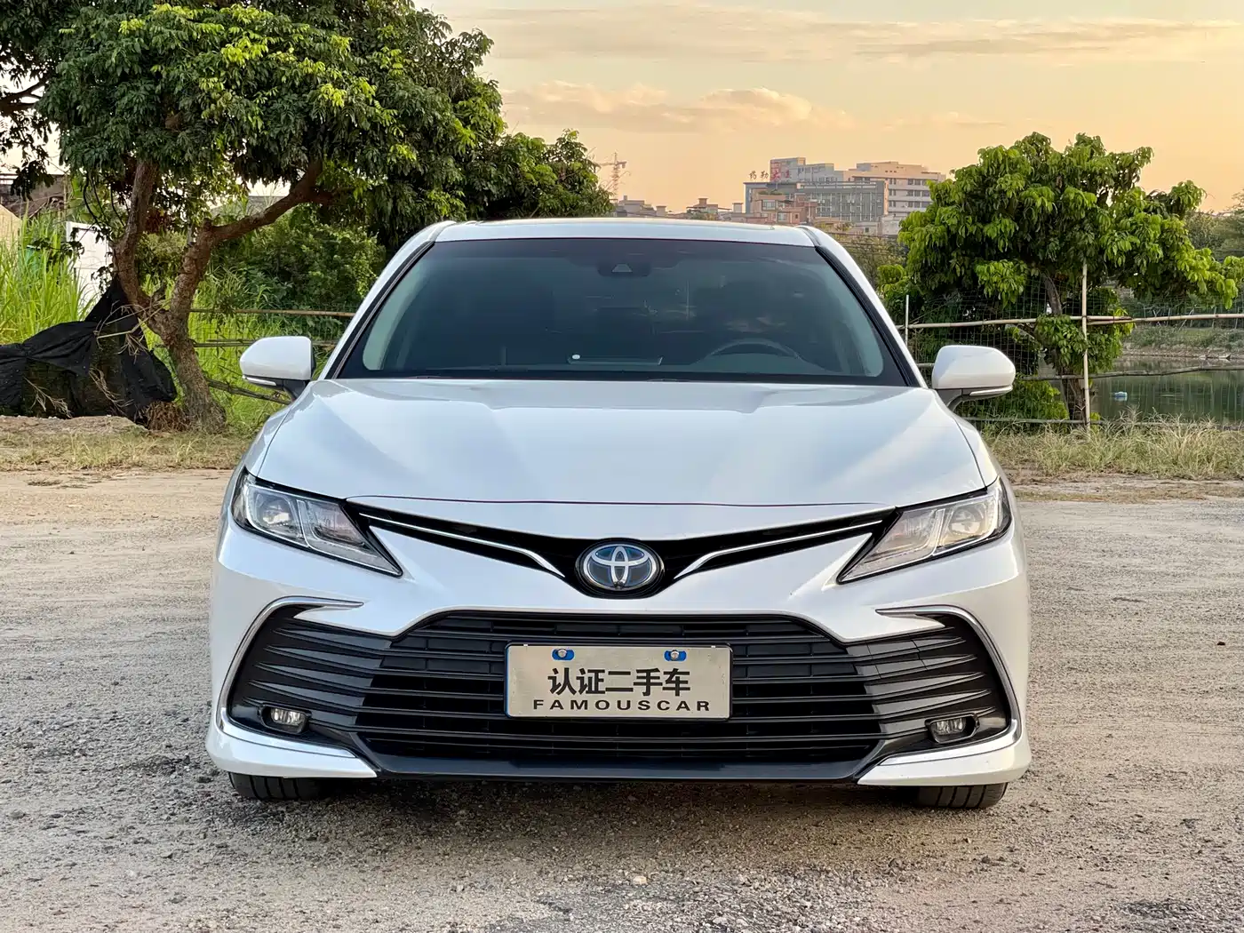 Toyota Camry 2021 Hybrid 2.5HGVP Leading Edition фото 2