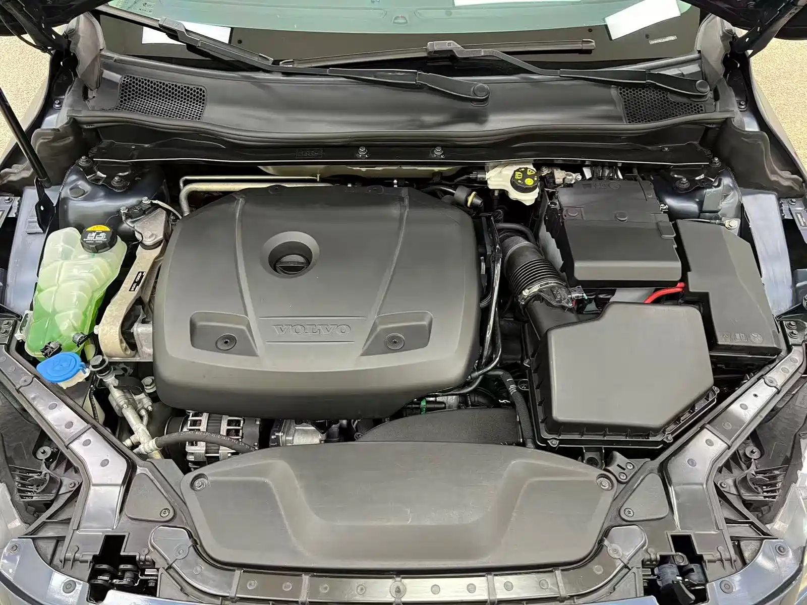 Photo 14 - Volvo V40