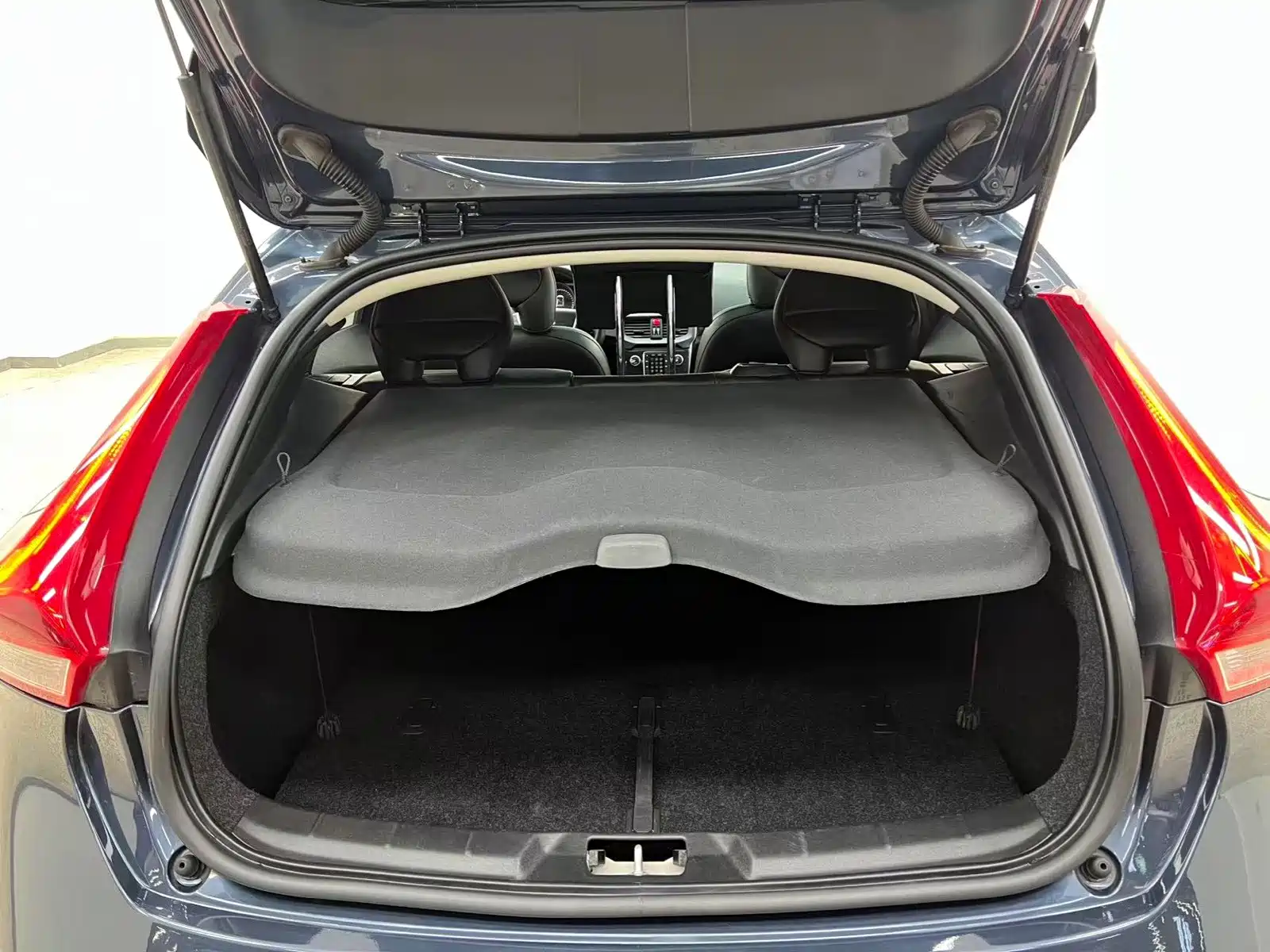 Photo 21 - Volvo V40