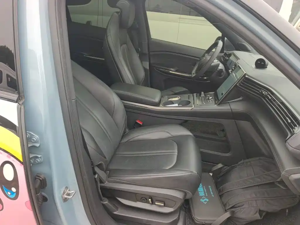 Photo 25 - NIO EC6