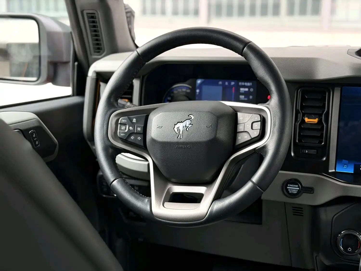 Photo 5 - Ford Bronco Sport