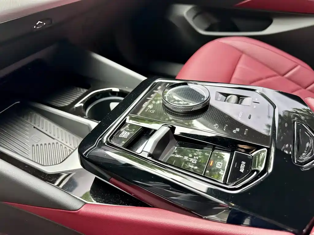 Photo 11 - BMW 5 Series