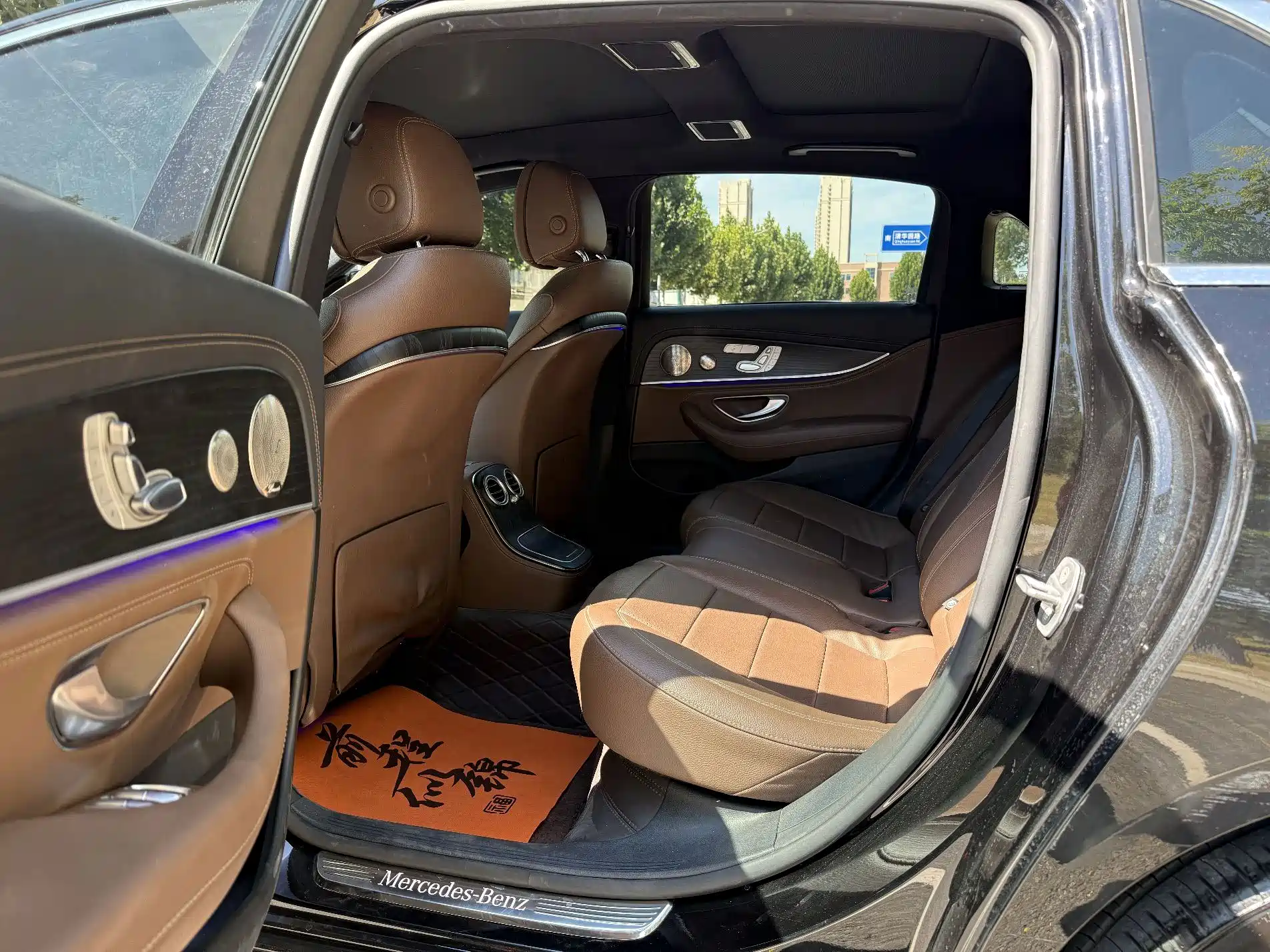 Фото 7 - Mercedes-Benz E-Class