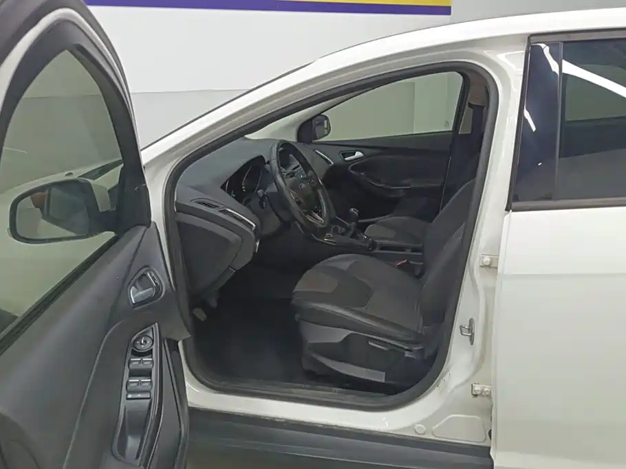Photo 9 - Ford Focus