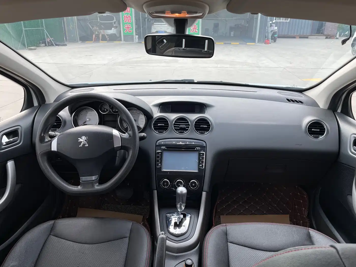Peugeot 408 2013 2.0L Automatic Comfort Edition фото 17