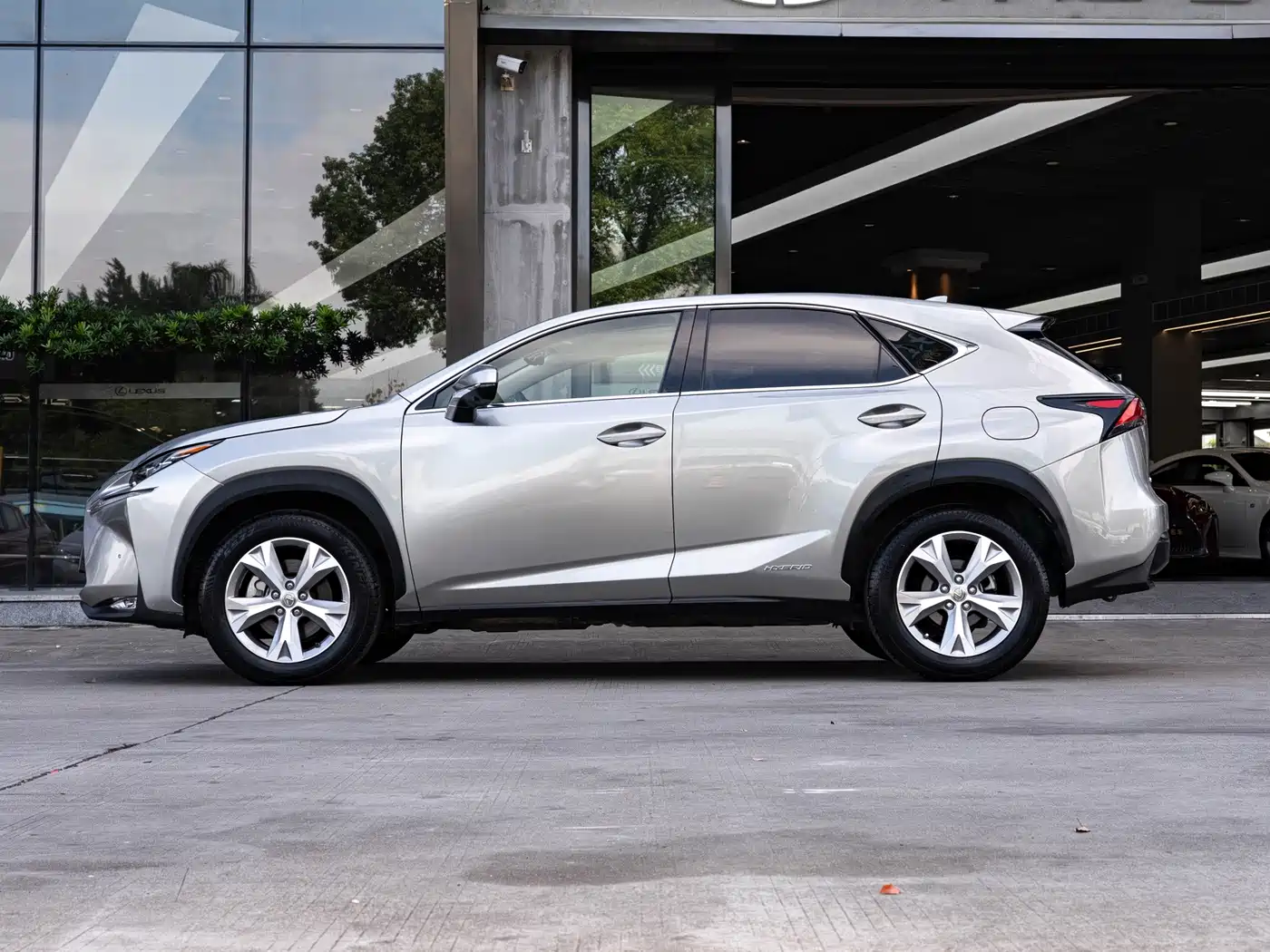 Lexus NX 2015 2015 300h AWD Edge Edition