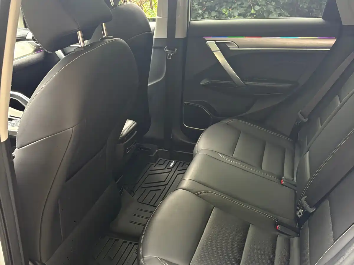 Фото 6 - Geely Coolray