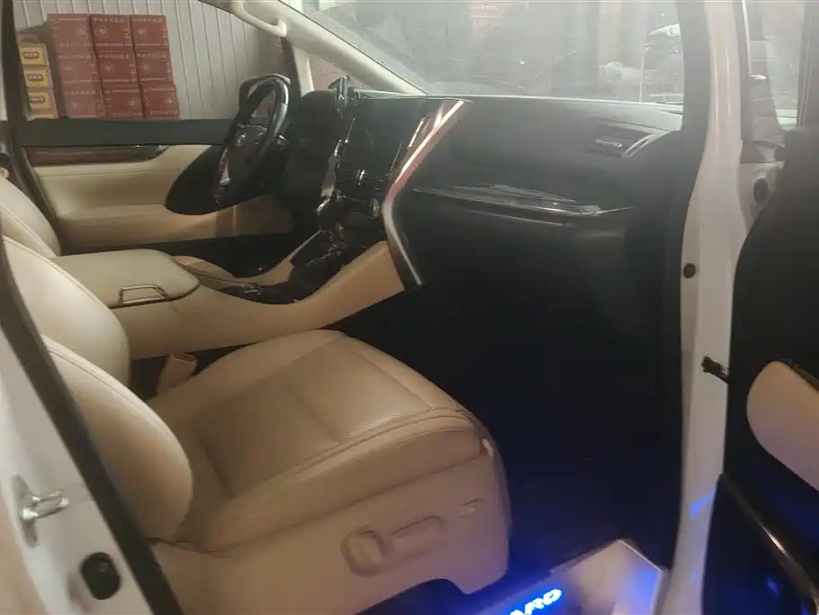 Toyota Alphard 2021 Hybrid 2.5L Ultimate фото 7