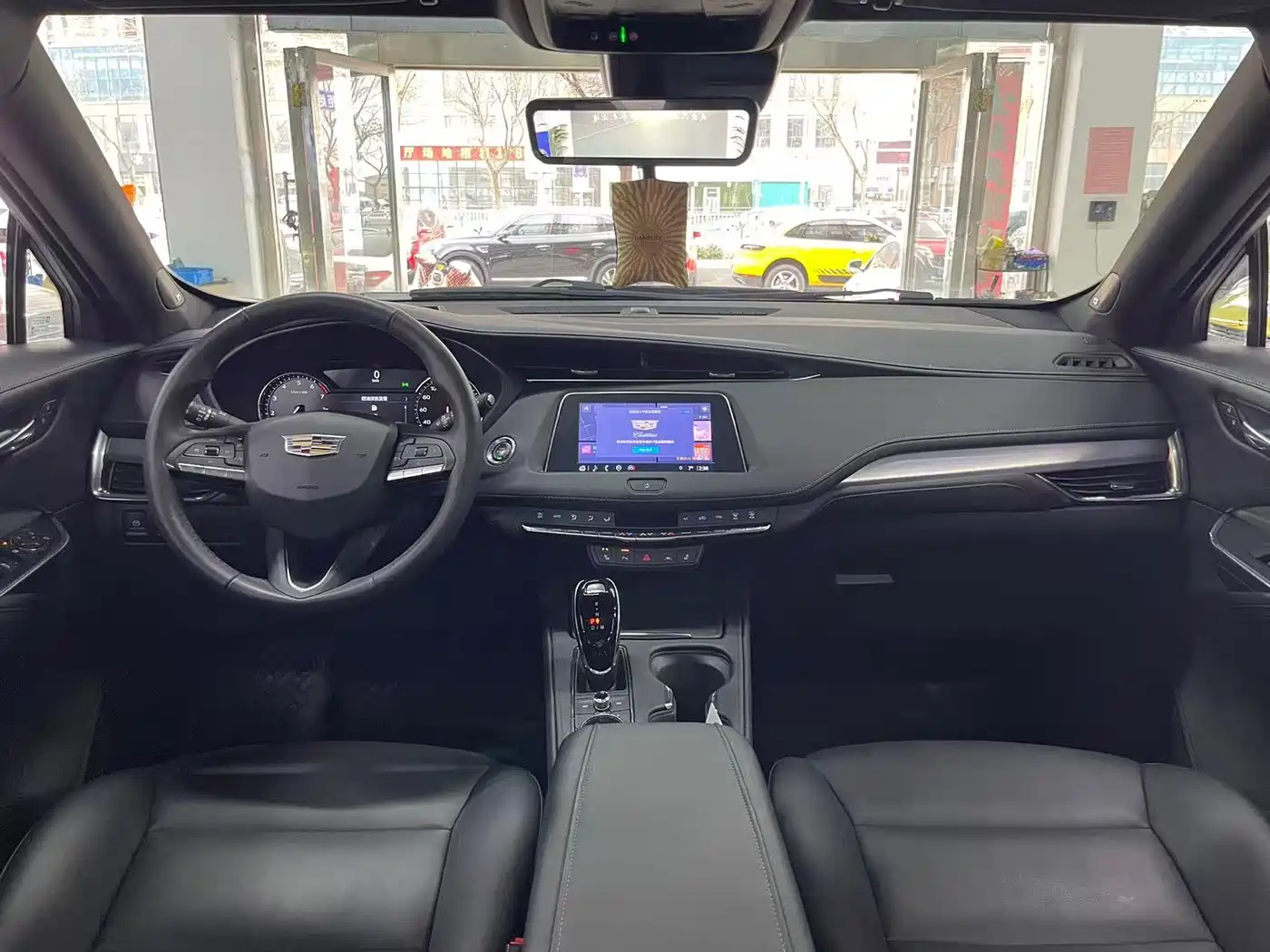 CADILLAC XT4