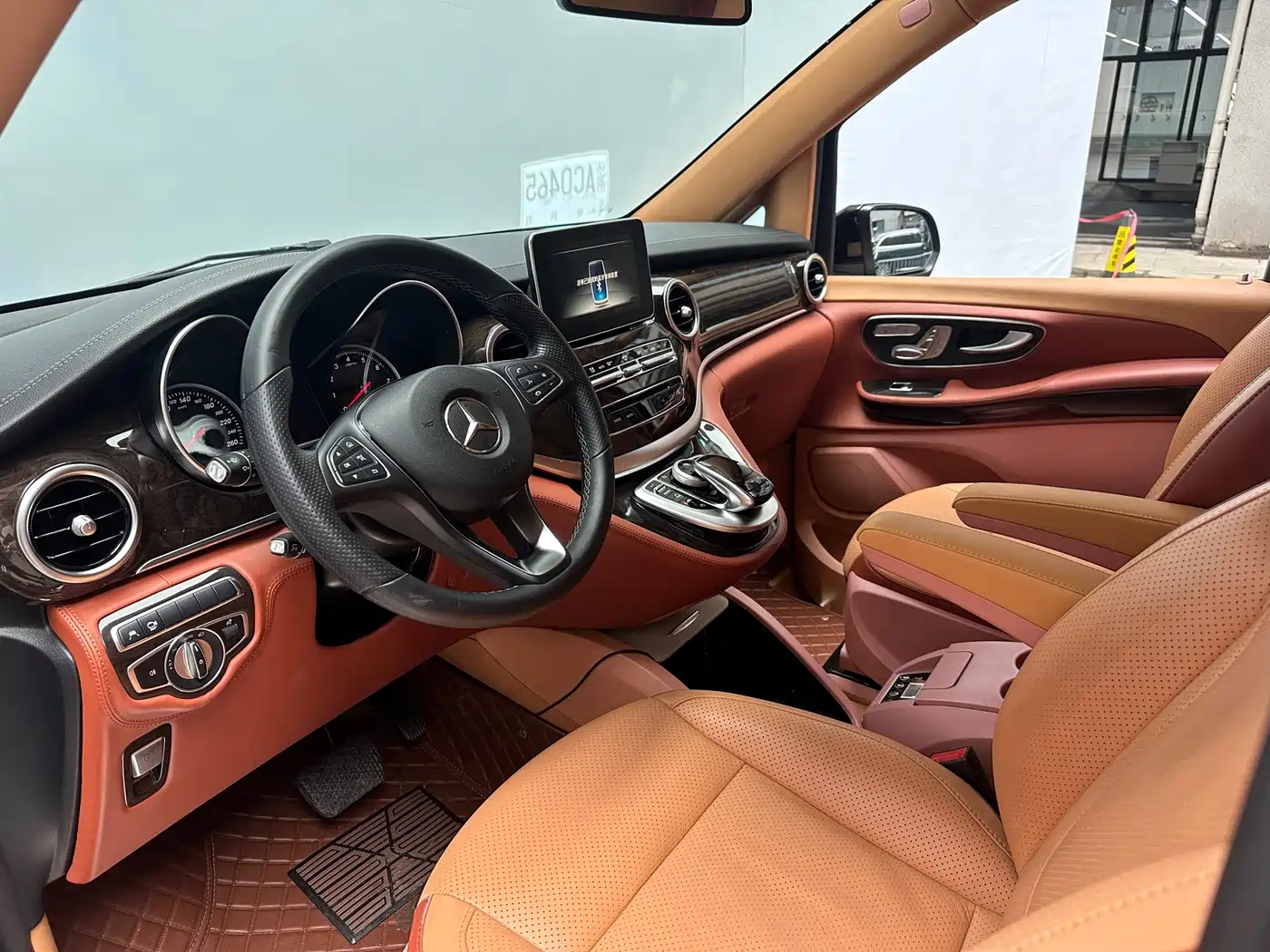 Mercedes-Benz V-Class 2018 V 260 L Premium Long Wheelbase Edition China VI фото 6