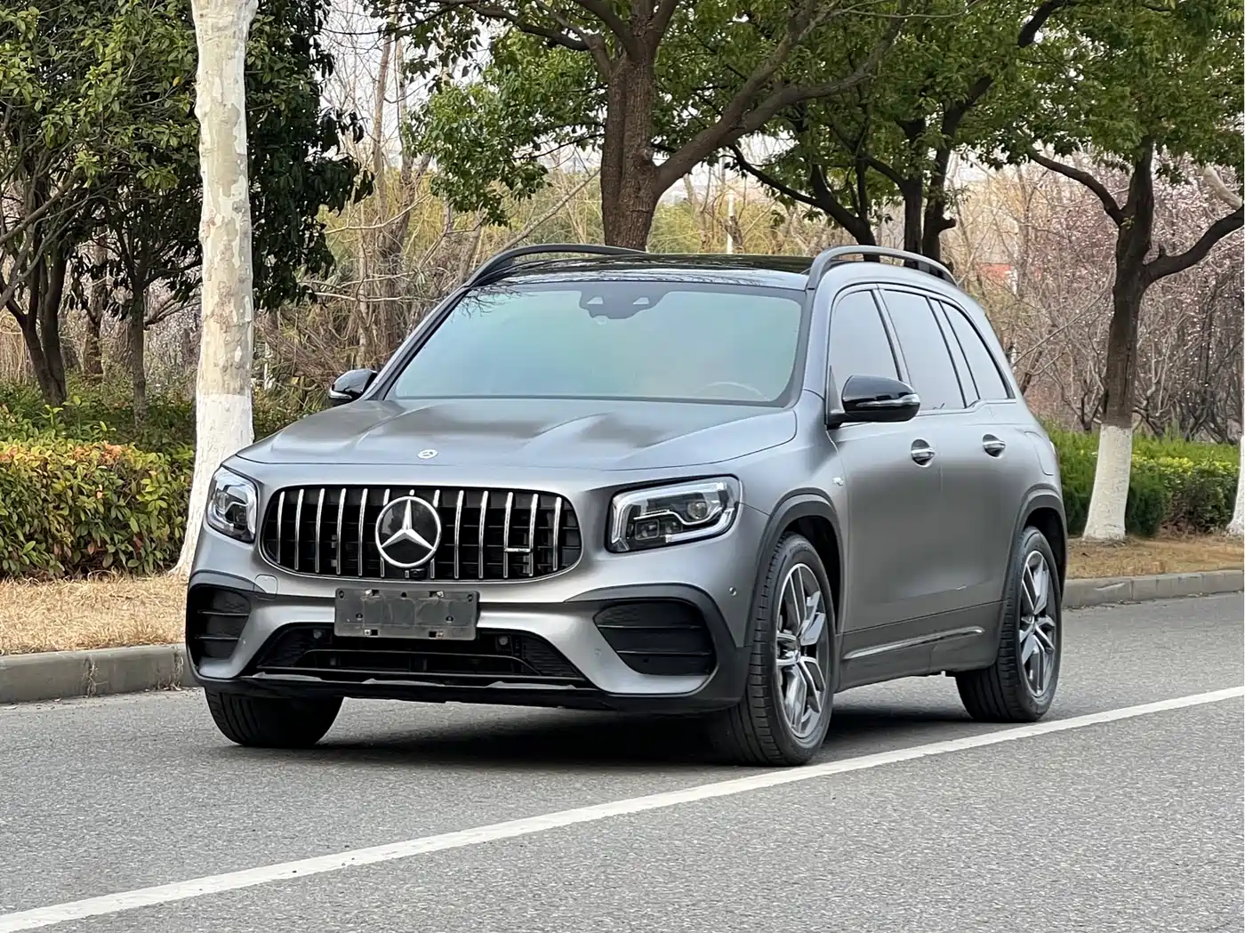 MERCEDES-BENZ GLB AMG
