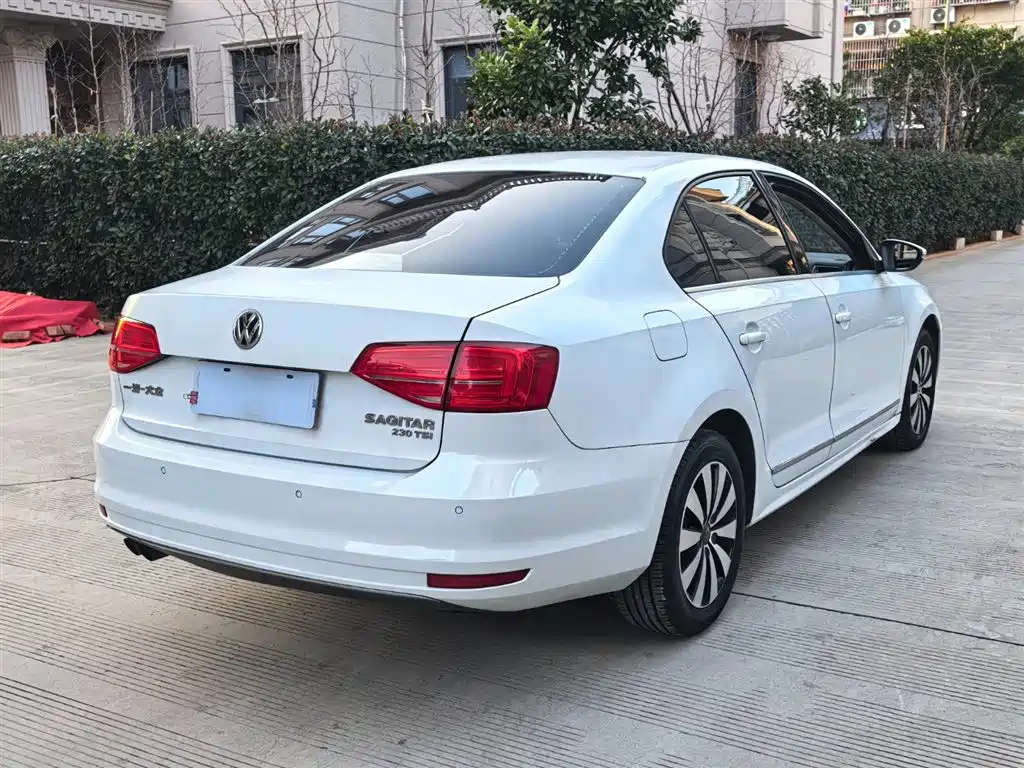Volkswagen Sagitar 2017 230TSI Automatic Comfort фото 9