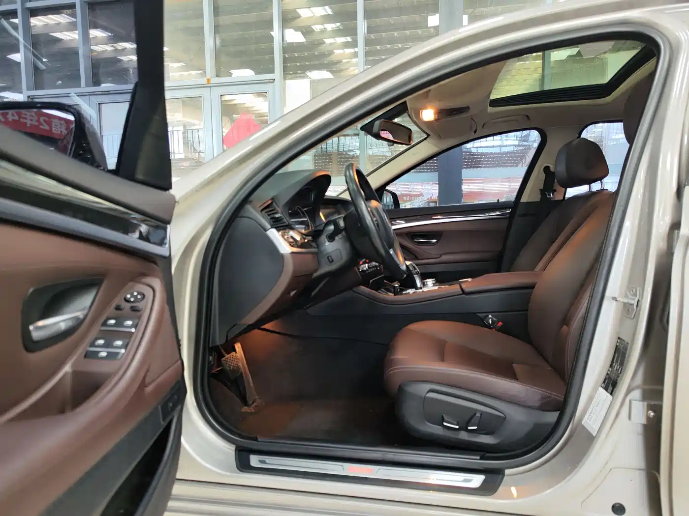 BMW 5 Series 2014 525Li Luxury Design Package фото 6
