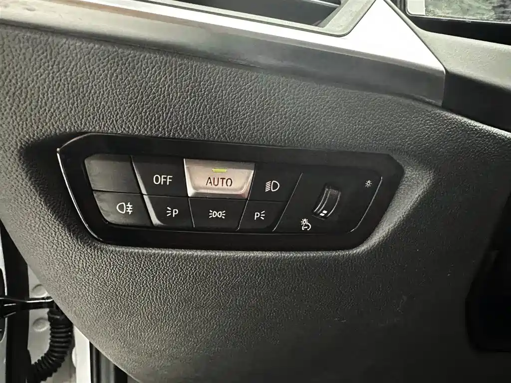 BMW 3 Series 2023 320Li M Sport Package фото 18