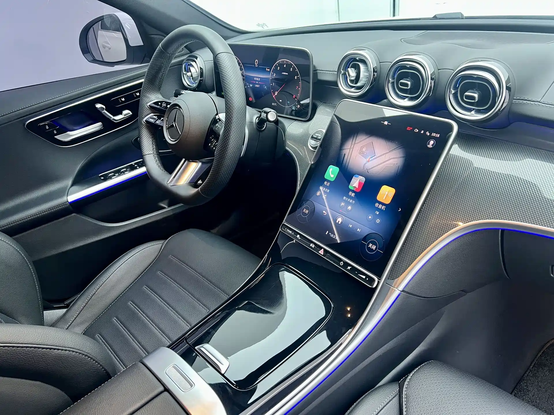 Фото 21 - Mercedes-Benz C-Class