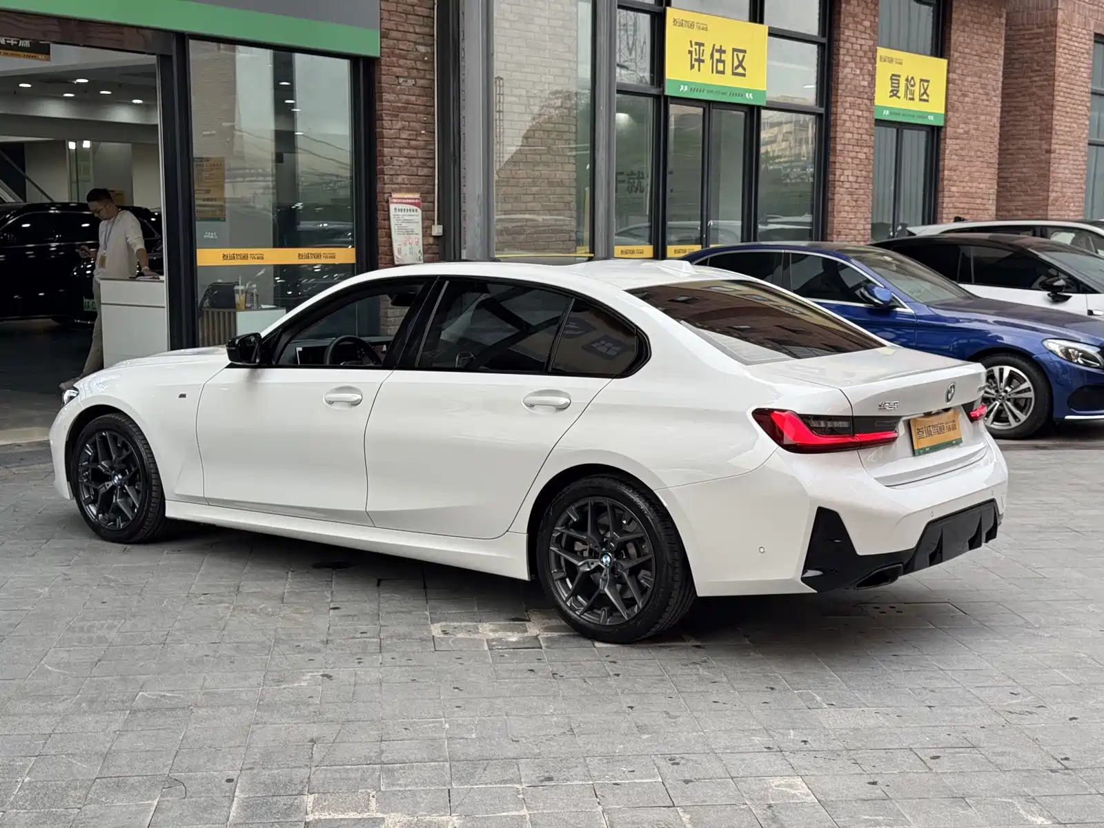 صورة 6 - BMW 3 Series