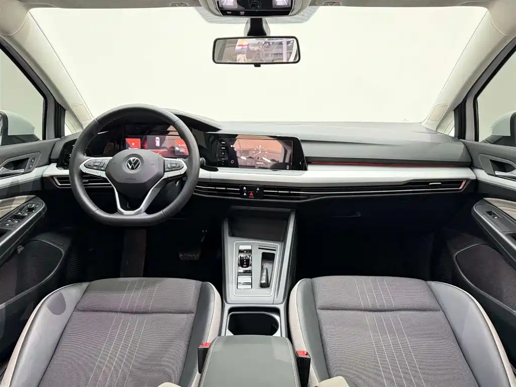 Volkswagen Golf 2023 Facelift 280TSI DSG Pro фото 24