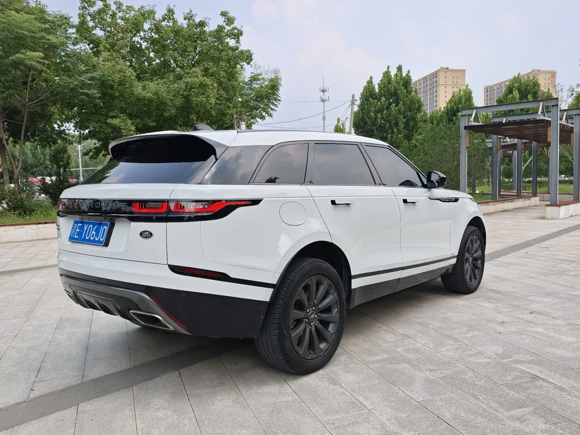 Фото 6 - Land Rover Range Rover Velar