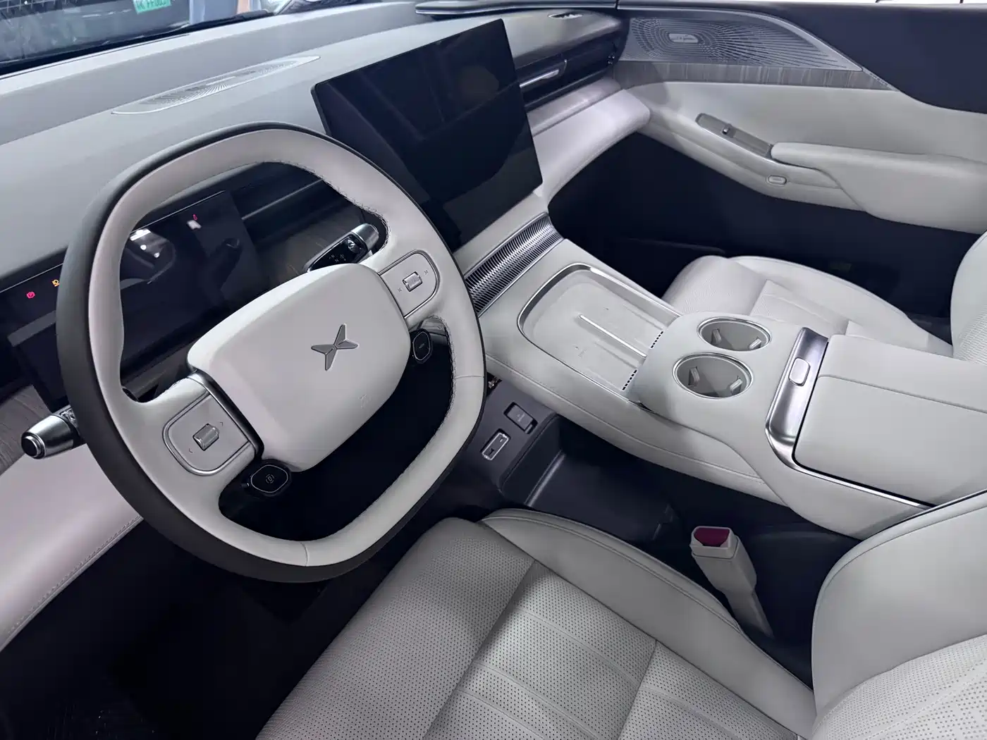 XPeng X9 2025 Extended Range Edition фото 3