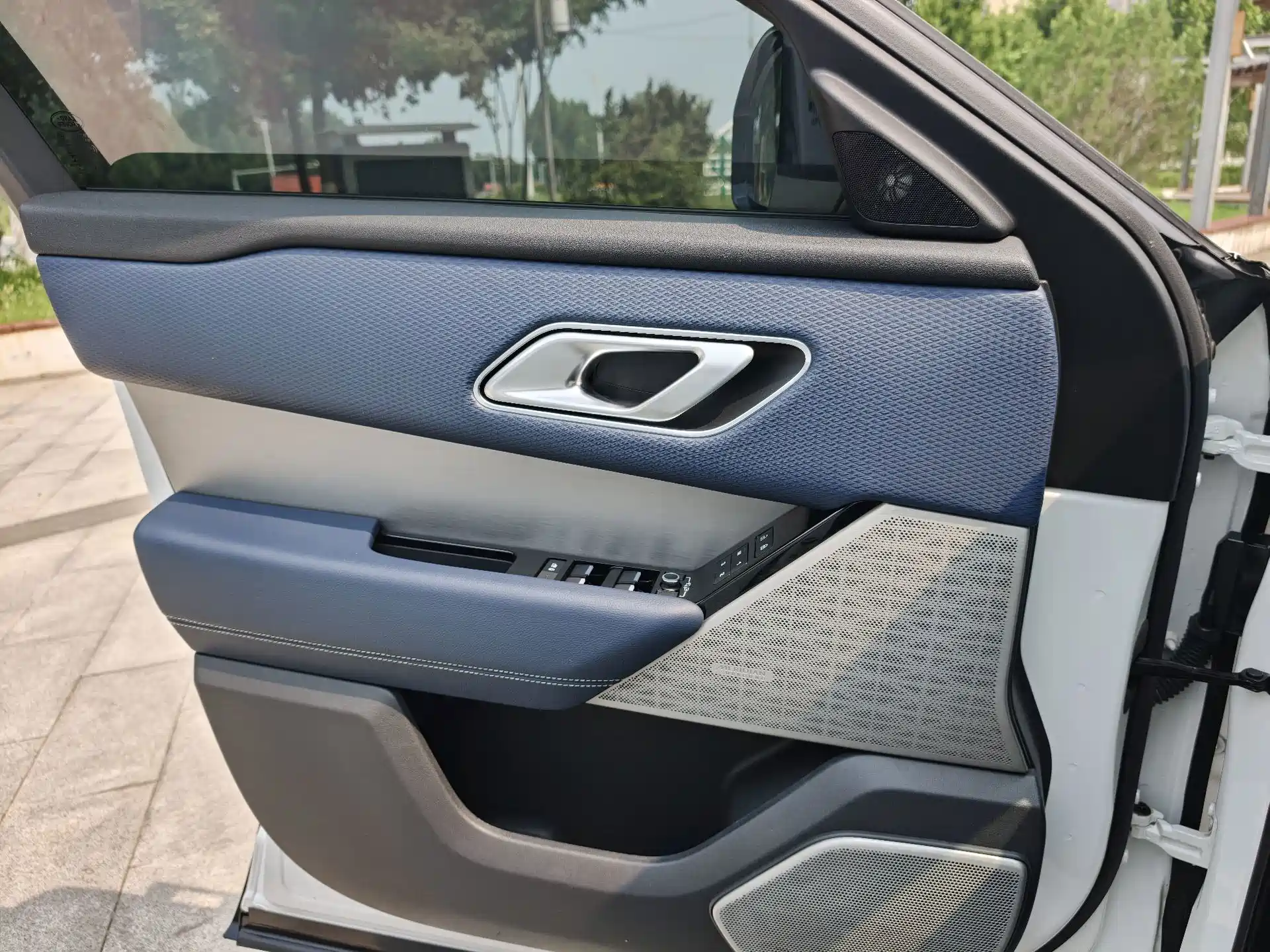 Фото 20 - Land Rover Range Rover Velar
