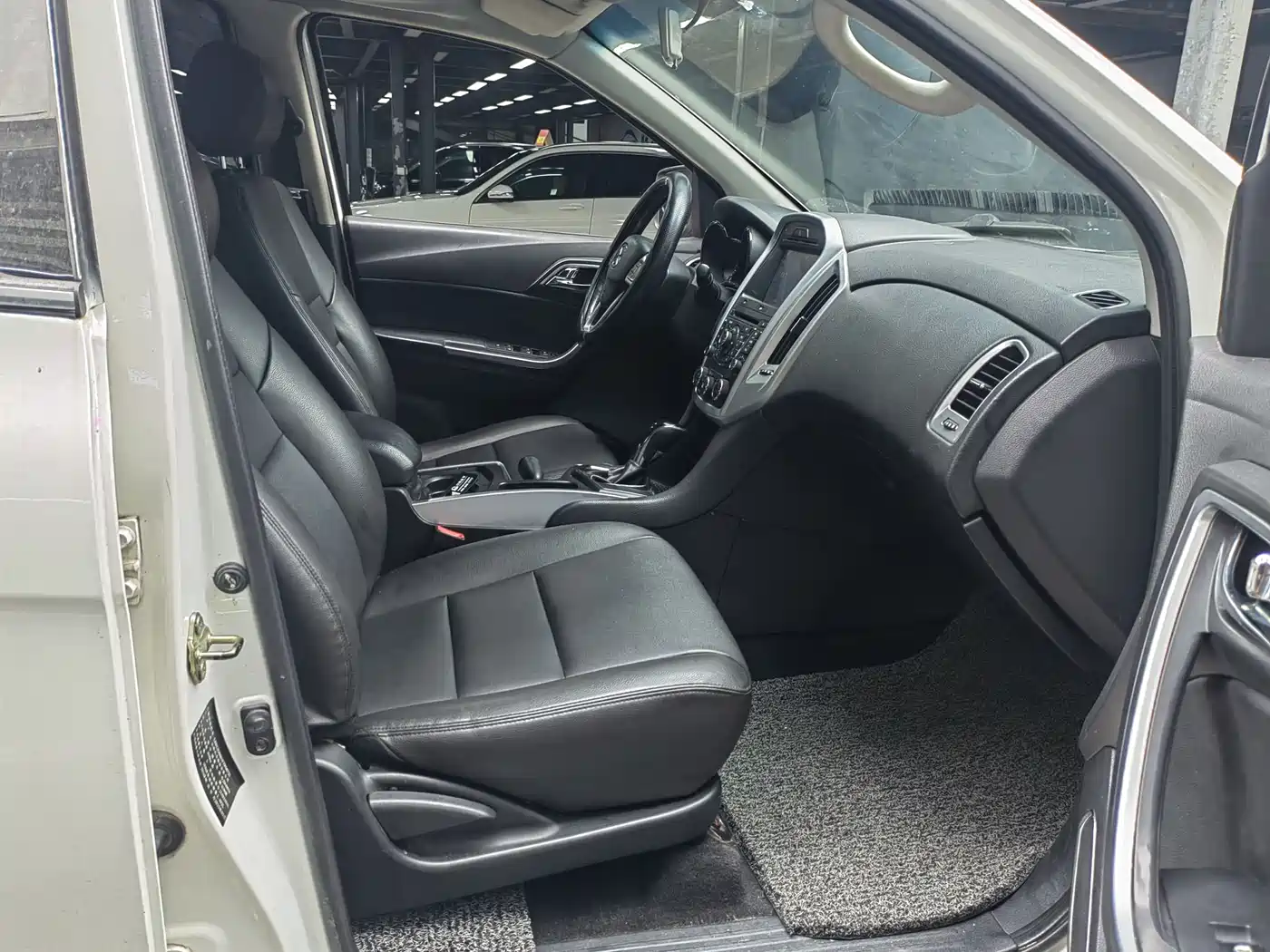 Jiangling Yusheng S350 2015 2013 2.4T Automatic 2WD Diesel Premium Luxury 5-seater