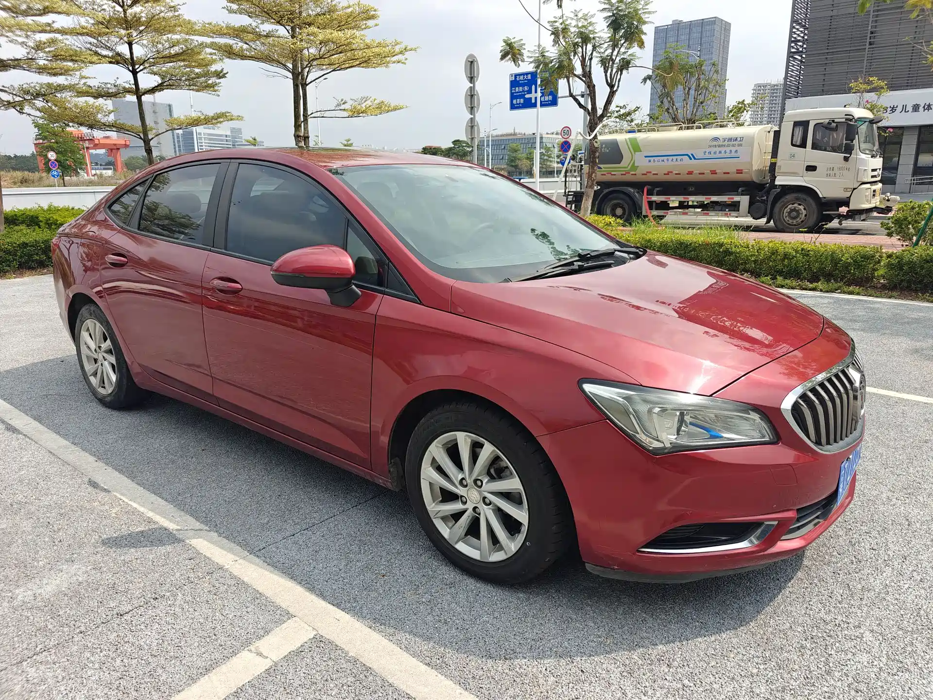 Photo 3 - Buick Verano
